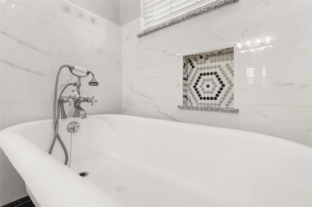 418 Neyland Street, Houston, TX 77022