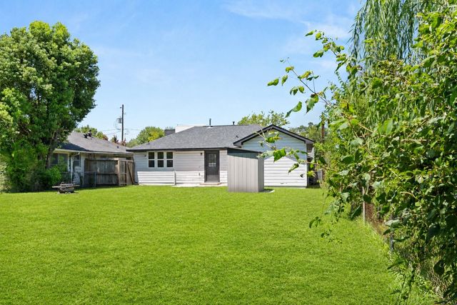 418 Neyland Street, Houston, TX 77022