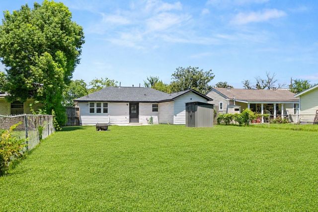 418 Neyland Street, Houston, TX 77022