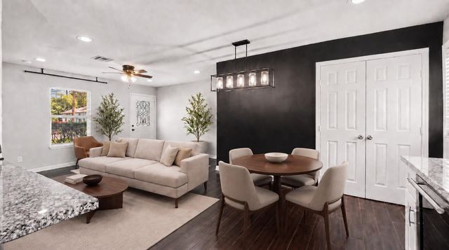 418 Neyland Street, Houston, TX 77022
