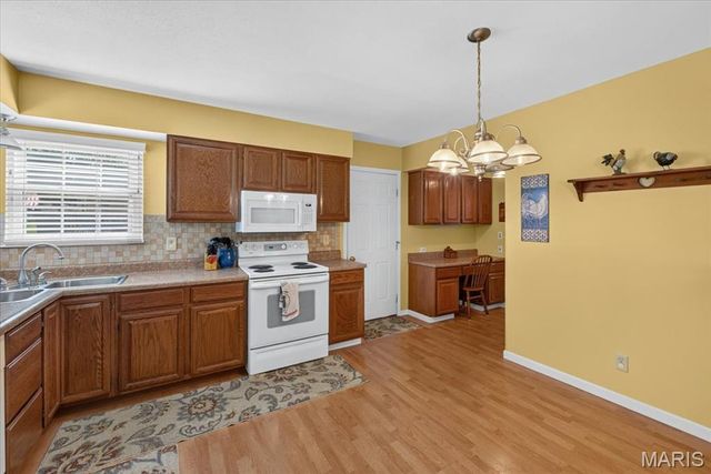 2739 Cripple Creek Drive, Oakville, MO 63129