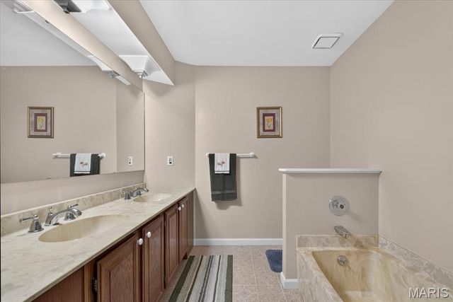 2739 Cripple Creek Drive, Oakville, MO 63129