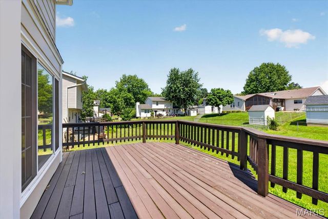 2739 Cripple Creek Drive, Oakville, MO 63129