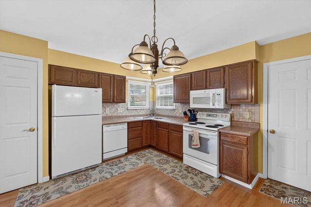 2739 Cripple Creek Drive, Oakville, MO 63129