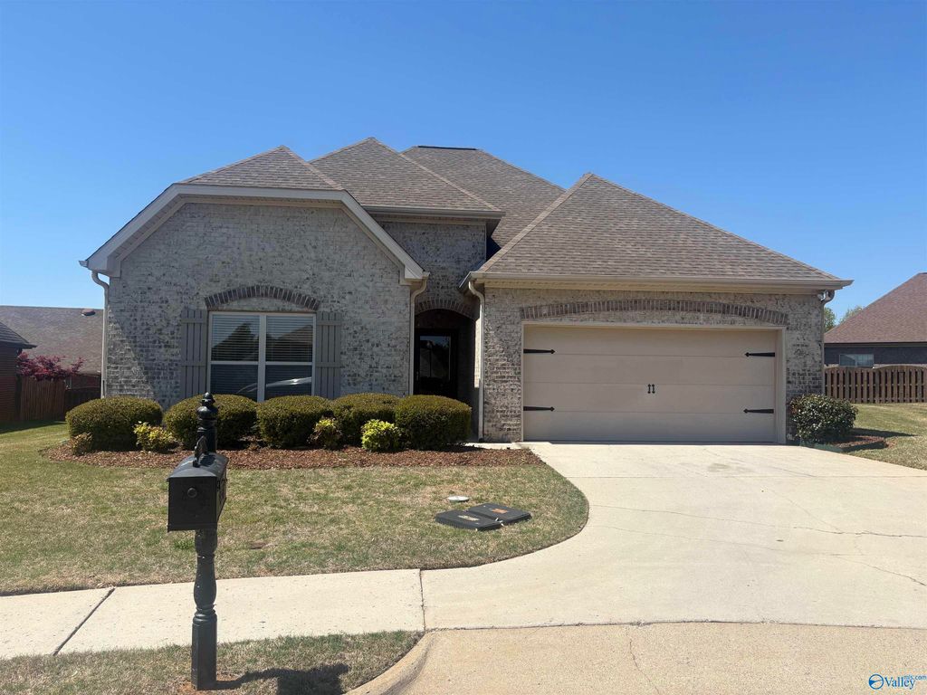 14413 Birkdale Circle, Athens, AL 35613