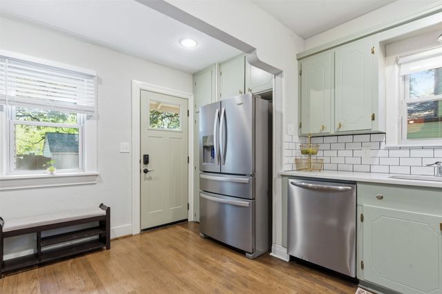 2322 Carnation Avenue, Fort Worth, TX 76111