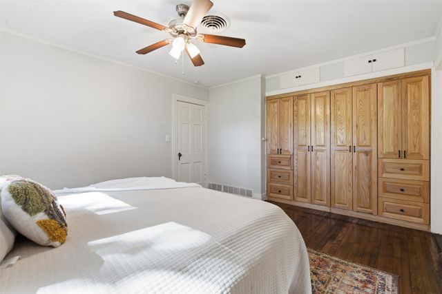 2322 Carnation Avenue, Fort Worth, TX 76111