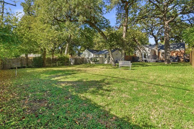 2322 Carnation Avenue, Fort Worth, TX 76111