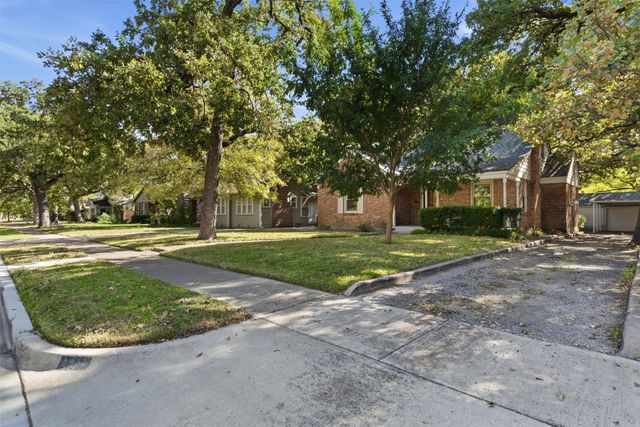 2322 Carnation Avenue, Fort Worth, TX 76111