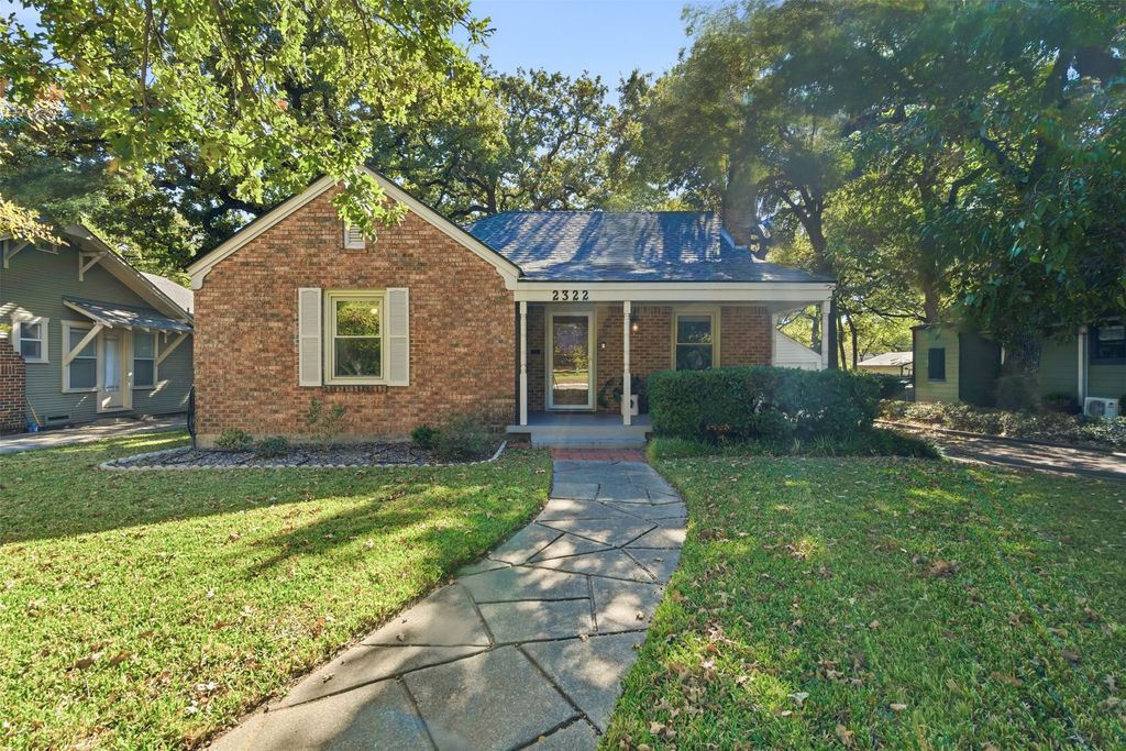 2322 Carnation Avenue, Fort Worth, TX 76111