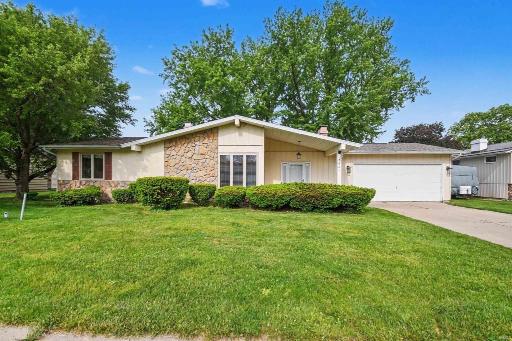 5601 Cape Cod Lane, South Bend, IN 46614