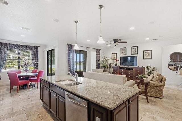 125 LA CRESTA COURT, Davenport, FL 33837