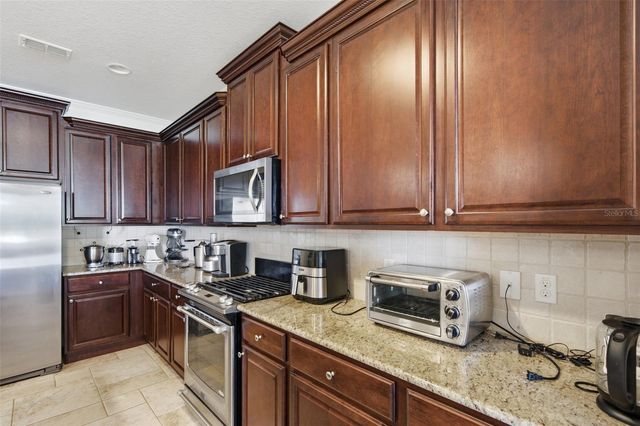 125 LA CRESTA COURT, Davenport, FL 33837