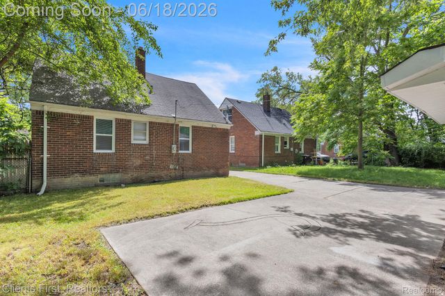 19963 Goulburn Street, Detroit, MI 48205