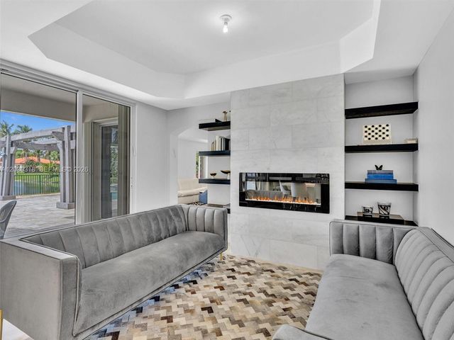 8052 NW 161st Terrace, Miami Lakes, FL 33016
