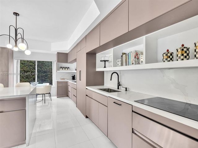 8052 NW 161st Terrace, Miami Lakes, FL 33016