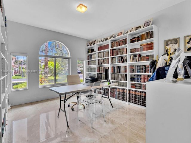 8052 NW 161st Terrace, Miami Lakes, FL 33016