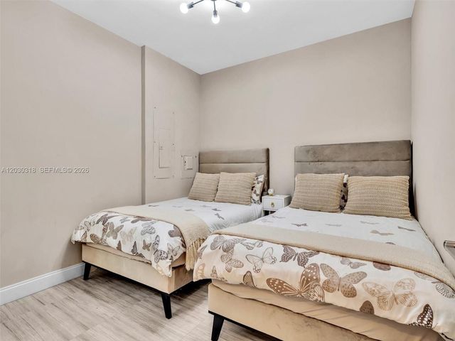 8052 NW 161st Terrace, Miami Lakes, FL 33016