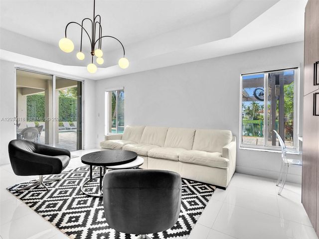 8052 NW 161st Terrace, Miami Lakes, FL 33016