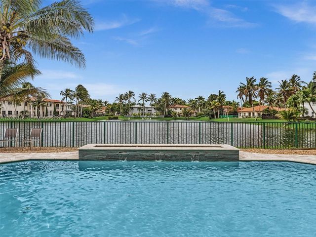 8052 NW 161st Terrace, Miami Lakes, FL 33016