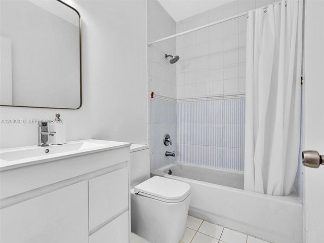 8052 NW 161st Terrace, Miami Lakes, FL 33016