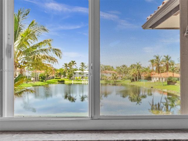 8052 NW 161st Terrace, Miami Lakes, FL 33016