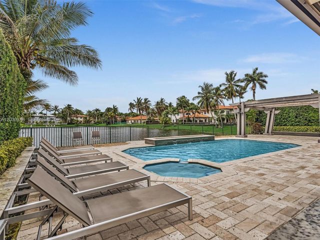 8052 NW 161st Terrace, Miami Lakes, FL 33016
