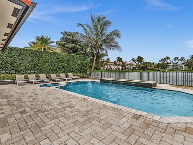 8052 NW 161st Terrace, Miami Lakes, FL 33016