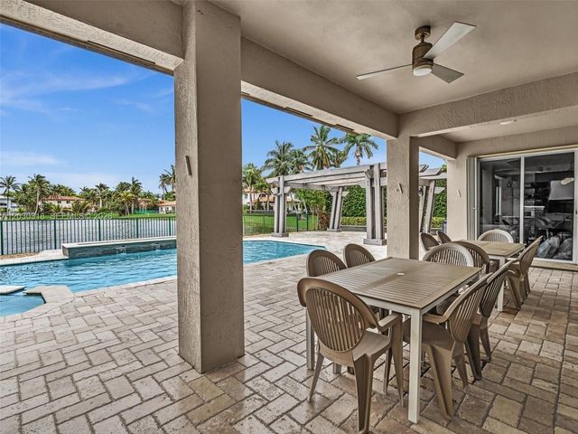 8052 NW 161st Terrace, Miami Lakes, FL 33016