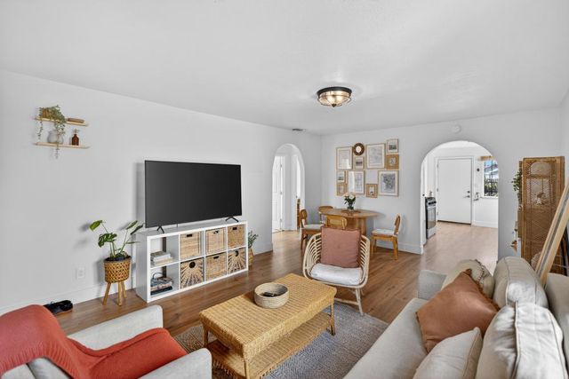 3433 22nd Ave, Sacramento, CA 95820