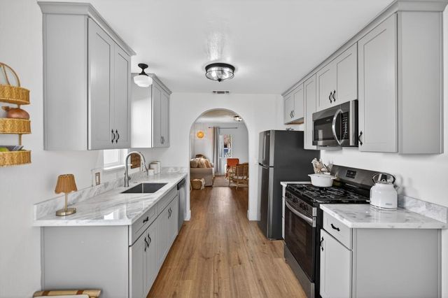 3433 22nd Ave, Sacramento, CA 95820