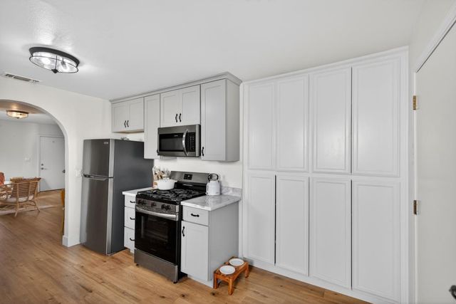 3433 22nd Ave, Sacramento, CA 95820