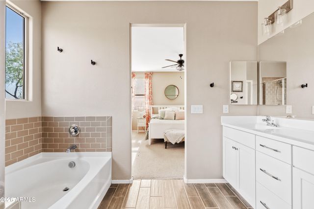 7915 S 23RD Way, Phoenix, AZ 85042