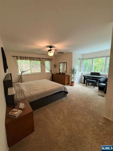 155 Indian Hollow Court 155, Mahwah, NJ 07430
