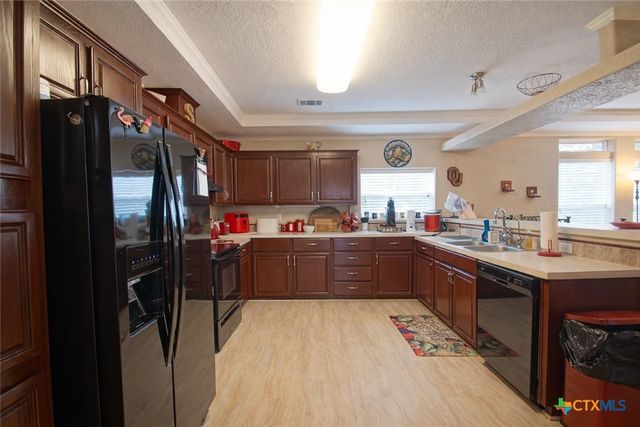 73 Rose Way, Victoria, TX 77905