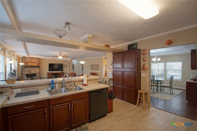 73 Rose Way, Victoria, TX 77905