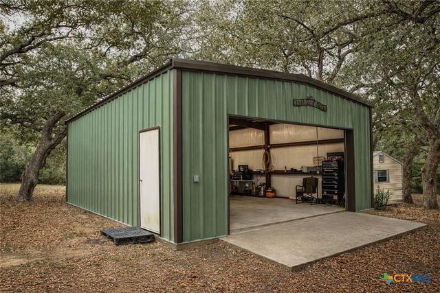 73 Rose Way, Victoria, TX 77905