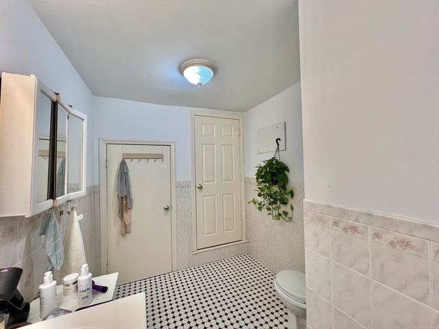 16 Richardson 16, Winchester, MA 01890