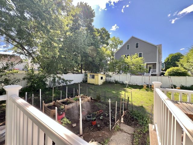 16 Richardson 16, Winchester, MA 01890