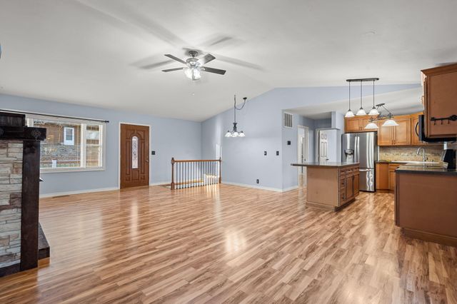 51 Cherokee Drive, Kimberling City, MO 65686