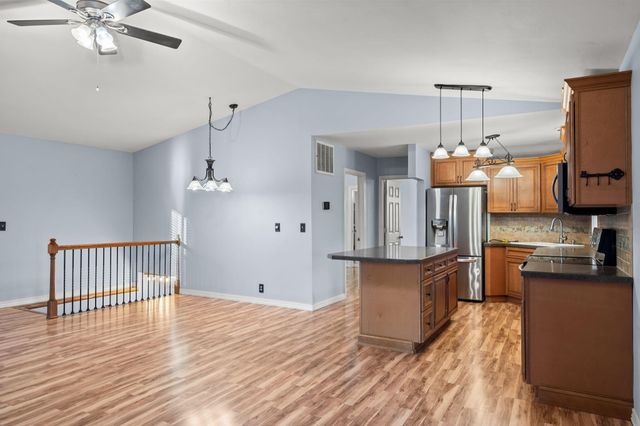 51 Cherokee Drive, Kimberling City, MO 65686