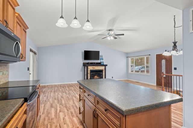 51 Cherokee Drive, Kimberling City, MO 65686