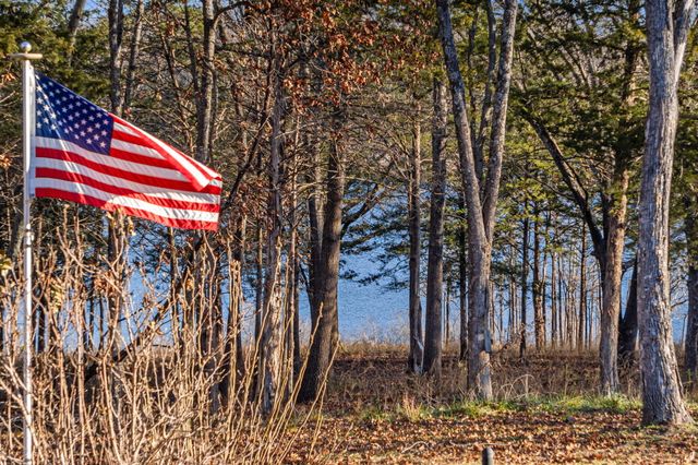 51 Cherokee Drive, Kimberling City, MO 65686