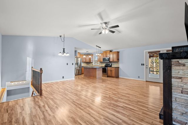 51 Cherokee Drive, Kimberling City, MO 65686