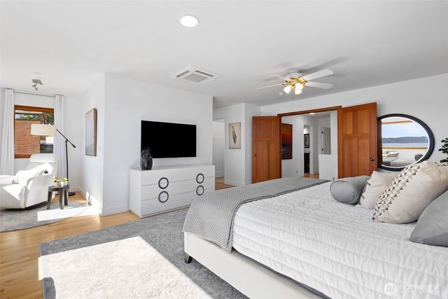 12112 25th Ave SW, Burien, WA 98146