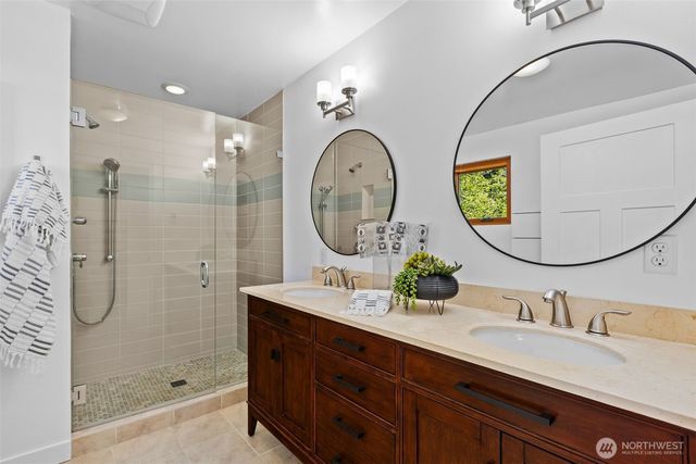 12112 25th Ave SW, Burien, WA 98146