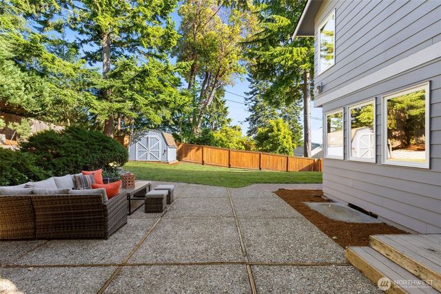 12112 25th Ave SW, Burien, WA 98146
