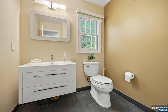 320 William Way, Wyckoff, NJ 07481