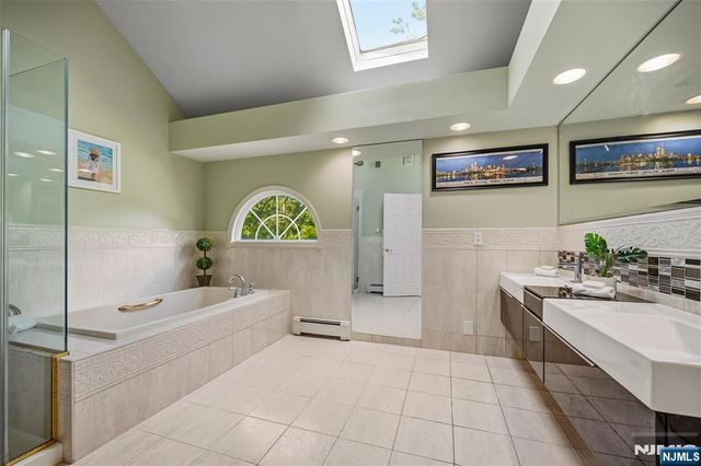 320 William Way, Wyckoff, NJ 07481