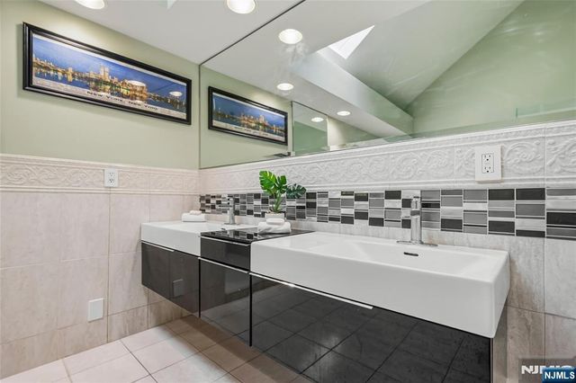 320 William Way, Wyckoff, NJ 07481